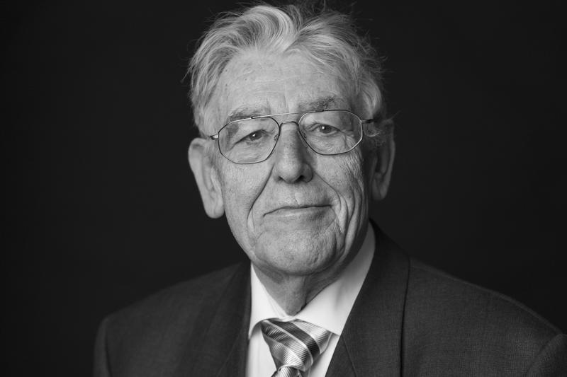 FZI trauert: „Mit Gerhard Goos verlieren wir einen hochgeschätzten Menschen, Kollegen, Doktorvater und ein Urgestein der deutschen Informatik.“ 