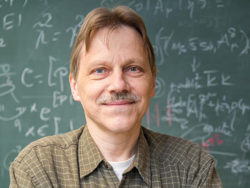 Prof. Dr. Dr. h.c. Ulf-G. Meißner vom Helmholtz-Institut für Strahlen- und Kernphysik der Universität Bonn. 