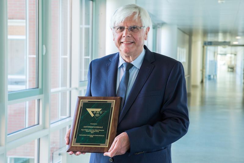 Prof. Dr. Dr. h.c. mult. Gottfried Schmalz erhält den “Ryge-Mahler-Award 2019” für seine Forschungsarbeit zur Verbesserung zahnmedizinischer Inlays.