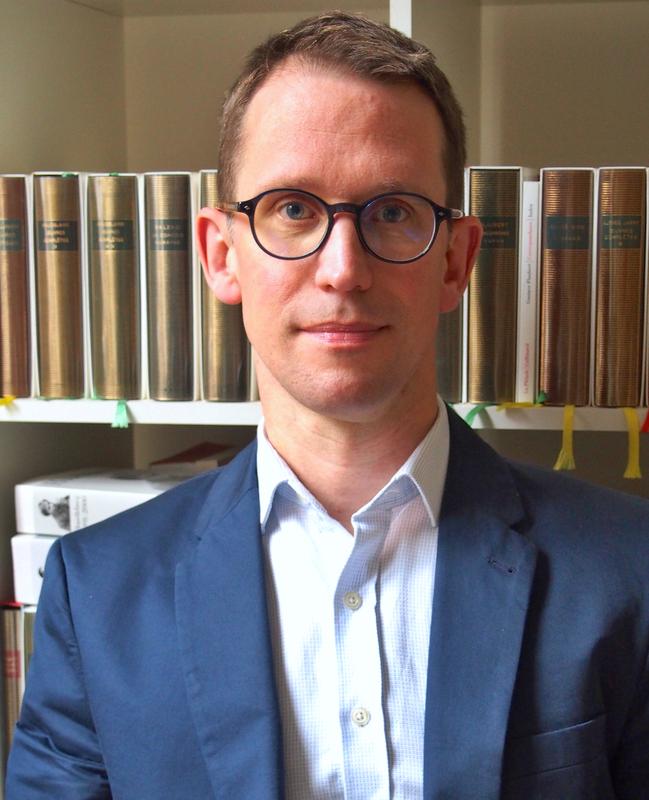 Der Literaturwissenschaftler Dr. Niklas Bender hat im Sommersemester 2020 eine FONTE-Stiftungsprofessur am Europa-Kolleg CEUS der Saar-Uni inne.