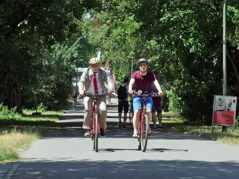 Den Radverkehr erforschen aus der Perspektive des Radfahrenden: Wissenschaftler der Hochschule Karlsruhe testen Radstrecken mit speziellen SensorBikes um Informationen über die Bedingungen des Radfahrens zu erhalten. 