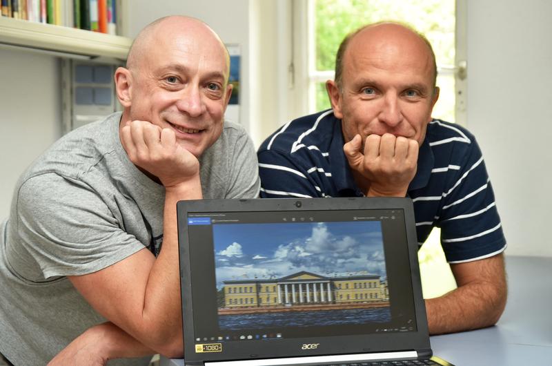 Uwe Hoßfeld (r.) und Georgy S. Levit haben nachgewiesen, wie es Ernst Haeckels Schüler Nikolai Miklucho-Maclay gelang, den „deutschen Darwin“ zu widerlegen und dadurch zum ersten Antirassisten zu werden.