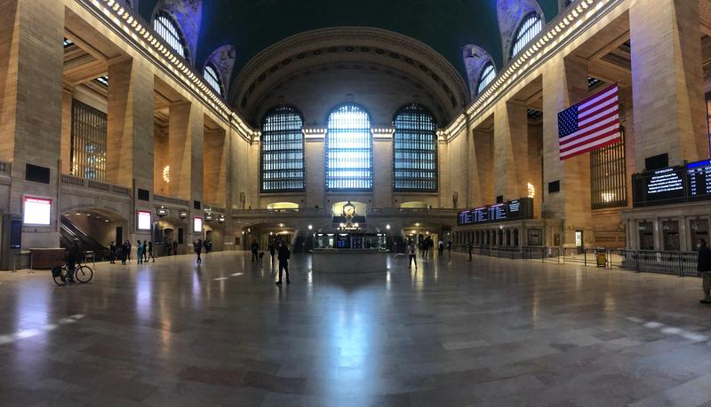 Grand Central Terminal, New York am frühen Nachmittag des 25. April 2020