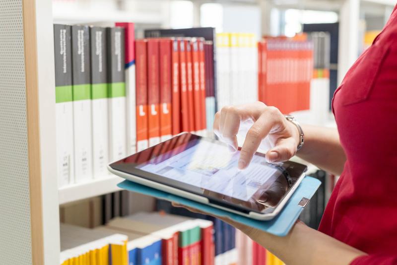 A research team from the University of Passau is working on concepts for the digital library of the future in conjunction with the world's largest specialist library for economics literature.