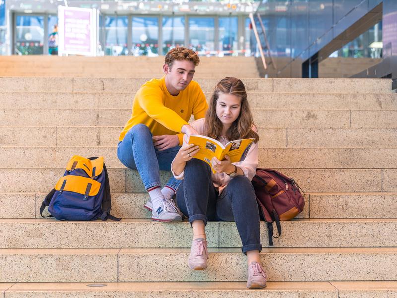 Neben der Virtuellen Infowoche bietet die Studienberatung der Universität Bremen auch sogenannte „EINBLICKE-Veranstaltungen“ an, um sich mit Studierenden aus einzelnen Fächern auszutauschen.