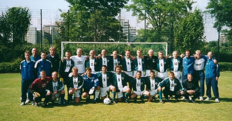 Der DFB-Fußball-Lehrer-Lehrgang 2001.