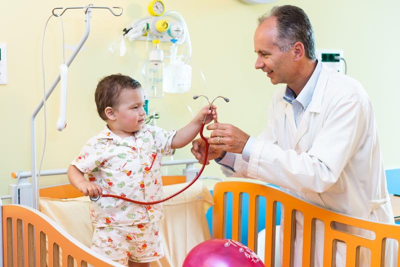 Prof. Alessandro Aiuti together with Ivan, a boy affected by Wiskott-Aldrich Syndrome and treated with gene therapy at SR-TIGET in 2012.