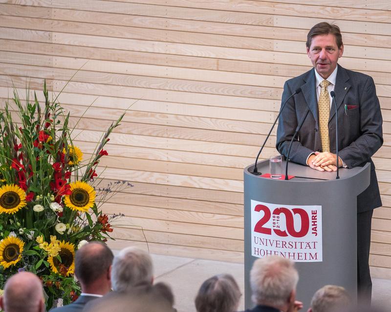 Dr. Georg F. Backhaus eröffnet 2018 in seiner Funktion als JKI-Präsident die 61. Dt. Pflanzenschutztagung in Hohenheim 