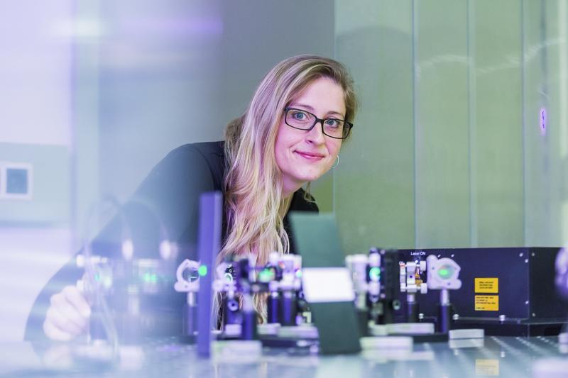 TU Graz-physicist Birgitta Schultze-Bernhardt intends to use the START Prize funds to further develop electronic fingerprint spectroscopy (ELFIS) for application in the UV range.