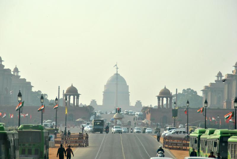 Verkehr vor dem Rashtrapati Bhavan Präsidentenpalast: Neu-Delhi gehört weltweit zu den Städten mit der schlechtesten Luftqualität