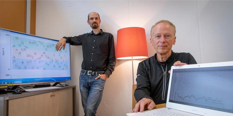 Die TU Graz-Forscher Robert Legenstein und Wolfgang Maass arbeiten mit anderen Forschenden daran, AI einen großen Schritt weiter zu bringen.
