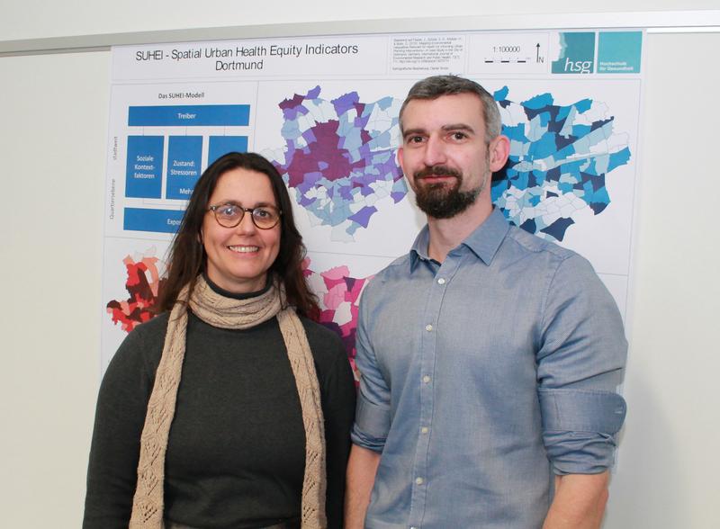 Im Februar 2020 trafen sich Prof. Dr. Heike Köckler und Dr. Raphael Sieber zum Fototermin in der Hochschule.