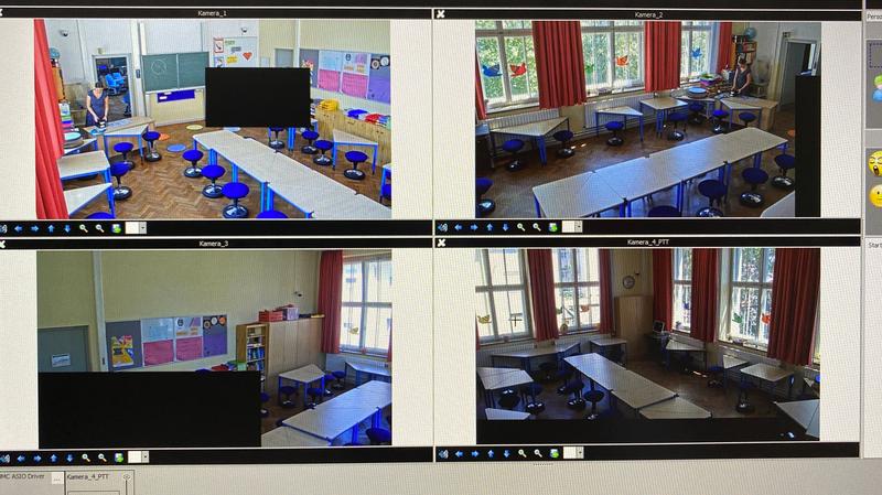 Mehrere Kameras und ein Live-Stream ermöglichen den ungestörten Blick ins Uni-Klassenzimmer. 