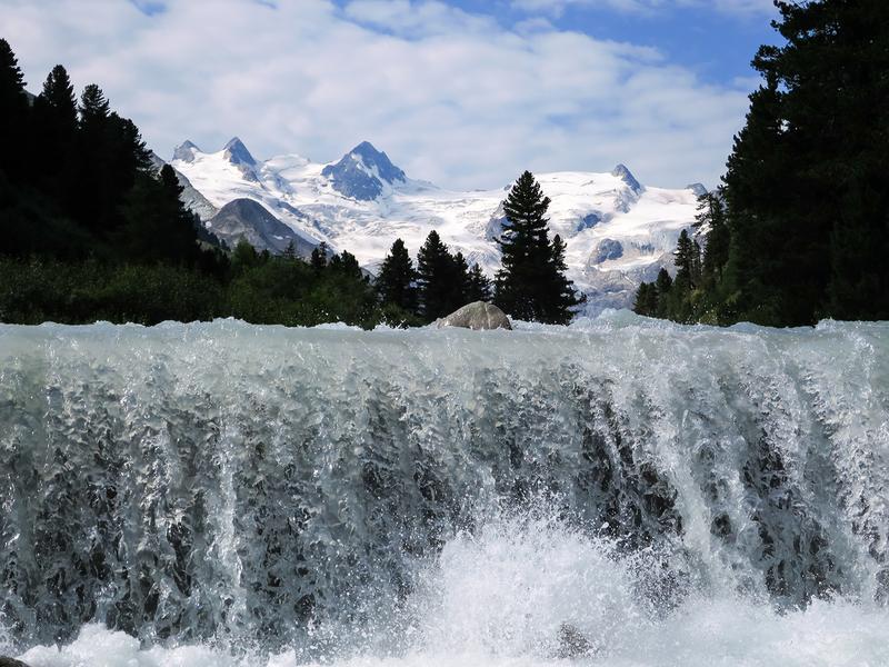 Der Rosegbach im Oberengadin (Schweiz) ist Teil des Donaueinzugsgebietes, wo gegenwärtig über ein Drittel der 46 Millionen Tieflandbewohner vom Wasser der Gebirge abhängen