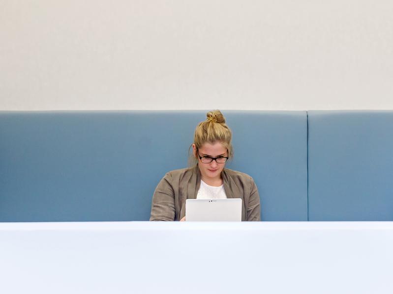 Studieninteressierte können sich jetzt an der hsg Bochum um einen Studienplatz bewerben.