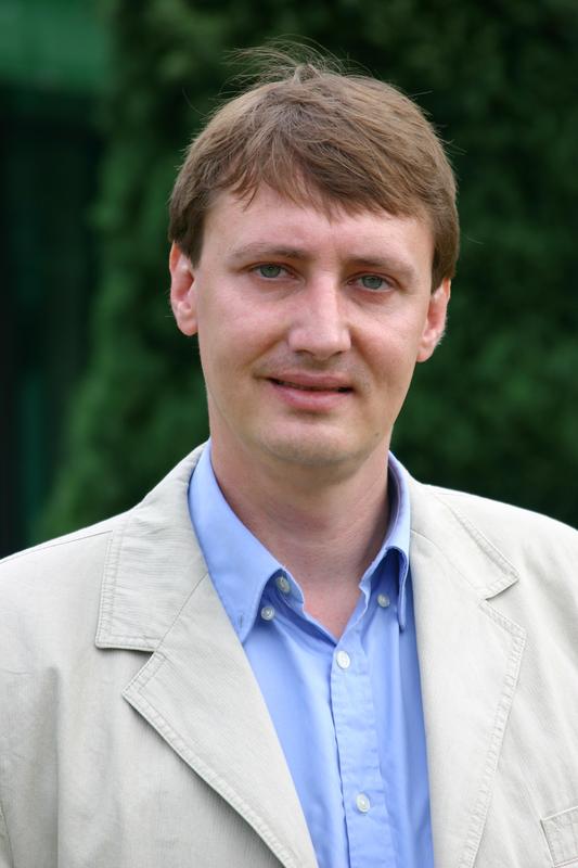 Nikolai Kuhnert is Professor of Chemistry at Jacobs University Bremen.