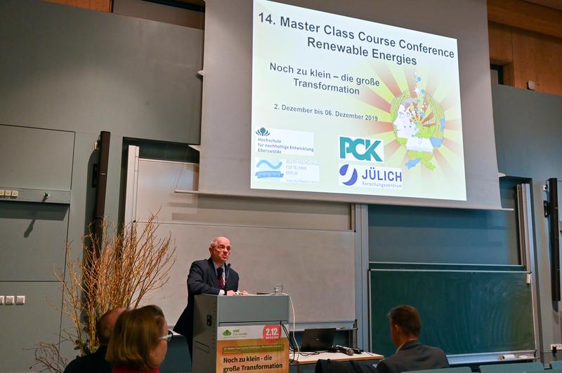 Prof. Dr. Hans-Peter Piorr bei der Eröffnungsrede der MCCC 2019