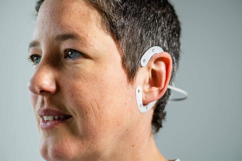 As a further sensor system for mobile EEG measuring what are known as cEEGrids are being used in the project – a solution developed at the Carl von Ossietzky University of Oldenburg by a team led by Professor Stefan Debener.