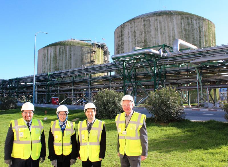 "Green Ammonia" dream team: Fraunhofer scientists Dr. Lénárd Csepei, IGB (3rd from left), and Dr. Karl-Heinz Küsters, IMWS (4th from left), with partners of the Green Ammonia project in Morocco.