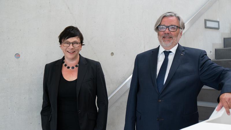 Prof. Dr. Sabine Rein, die neue Präsidentin der HTWG Hochschule Konstanz, und Dr. Stefan Keh, Vorsitzender des Hochschulrates.
