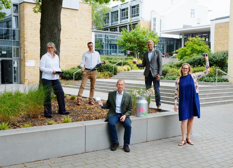 (v.l.): Prof. Dr. Ina Schiering und Prof. Dr. Andreas Ligocki (Ostfalia Hochschule), Friedrich Hanstein (Niedersächs. Forstplanungsamt), Martin Hillmann (Landwirtschaftskammer Niedersachsen) und Elisabeth Hüsing (Stiftung Zukunft Wald).