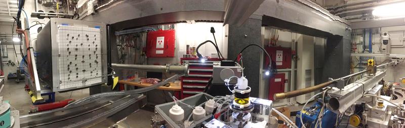 X-ray diffraction setup at ID31 beamline, European Synchrotron Radiation Facility.