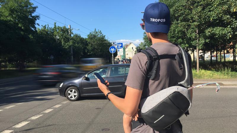 Ausgestattet mit einem neuartigen Messrucksack und betreut durch TROPOS können Freiwillige ab September jeweils eine Woche lang die Luft in Leipzig genauer unter die Lupe nehmen.