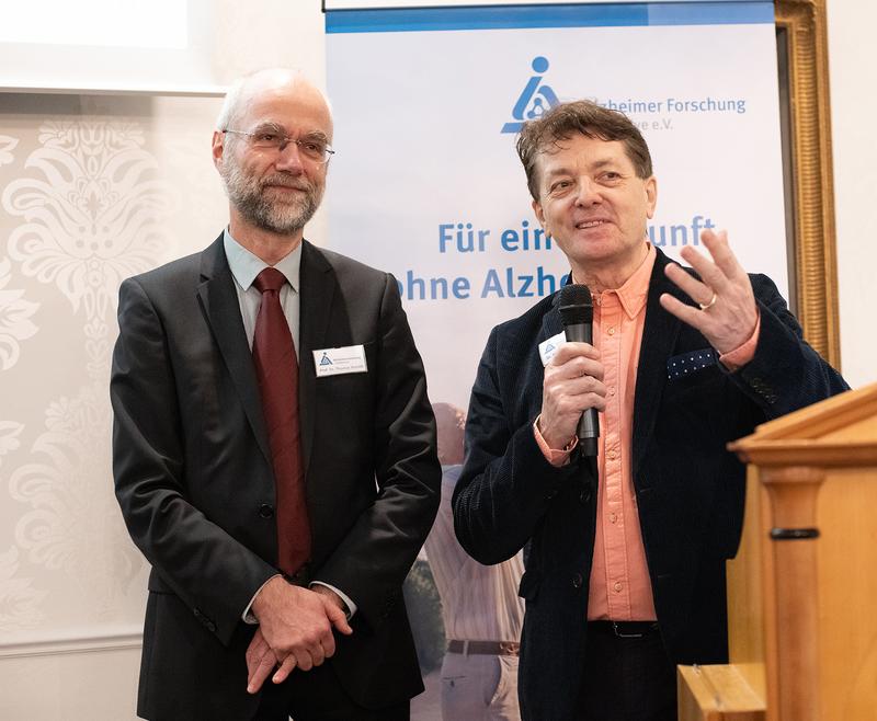 Prof. Thomas Arendt (l.) und Dr. Michael Lorrain