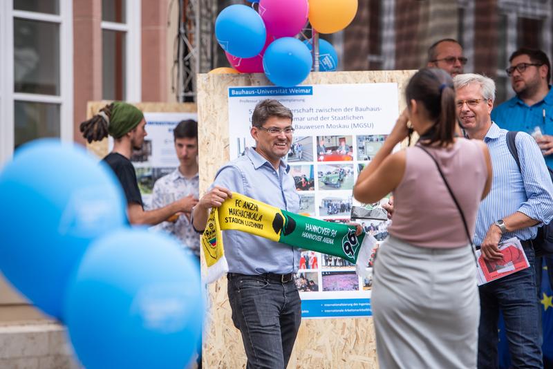 Zwischen zwei Welten: Seit 2014 koordiniert Raimo Harder die Denkwerkstatt »Urbane Infrastruktur«, welche jährlich abwechselnd in Weimar und Moskau stattfindet.