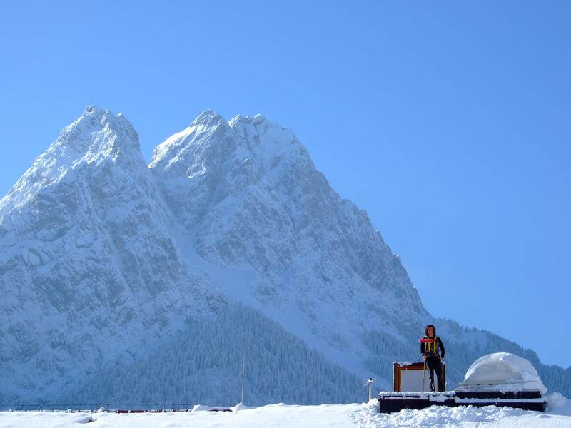 Auf der Zugspitze beobachten Wissenschaftler des KIT unter anderem die CO2-Konzentration in der Atmosphäre. (Foto: Markus Rettinger, KIT)