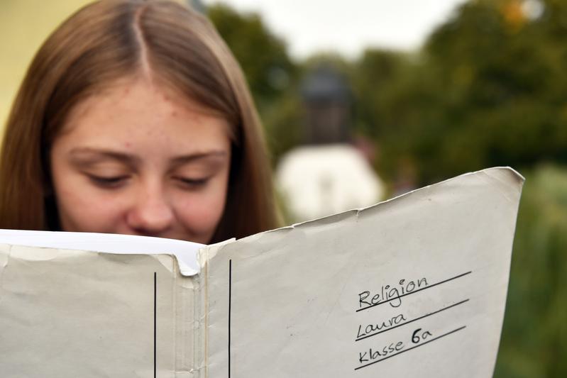 Religionsunterricht ist in Krisen-Zeiten notwendiger denn je, belegt ein Wissenschaftsteam in einer neuen Publikation.