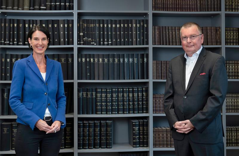 Wechsel an der Spitze des Deutschen EDV-Gerichtstages e.V.: Prof. Dr. Stephan Ory gibt den Vorsitz an Dr. Anke Morsch ab. Die Präsidentin des Finanzgerichts des Saarlandes wird von der Mitgliederversammlung zur neuen Vorsitzenden gewählt. 