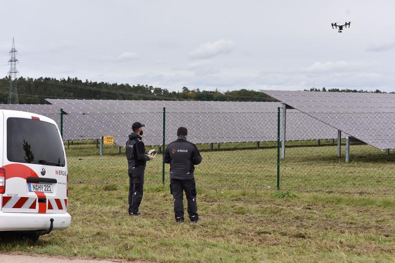 Befliegung einer PV-Anlage der N-ERGIE mit einer Drohne