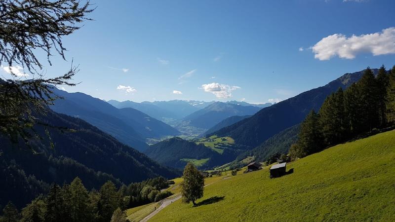 Das Periadriatische Lineament – eines der tektonisch wichtigsten Merkmale der Alpen – bestimmt maßgeblich die Lage großer alpiner Längstäler.