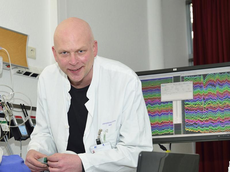 Prof. Dr. Dr. Florian Mormann from the Bonn University Clinic for Epileptology. 