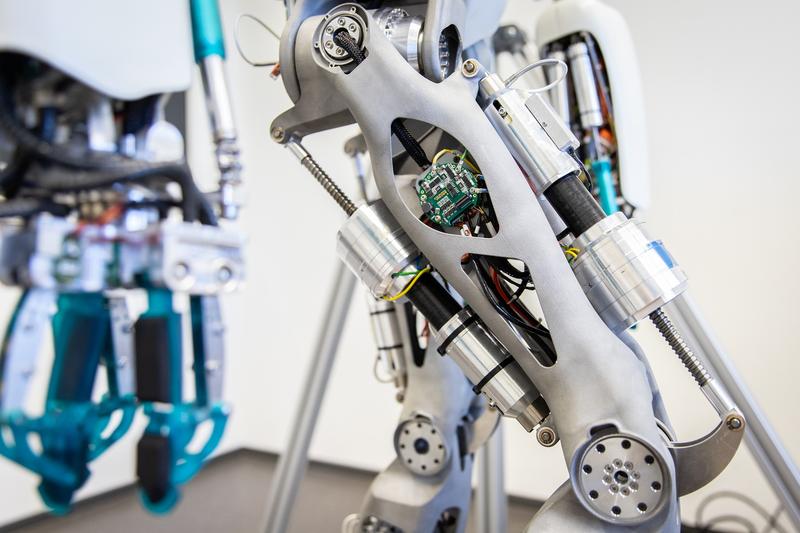 The joint of a humanoid robot that is meant to learn how to walk savely via an innovative method developed in the project VeryHuman.