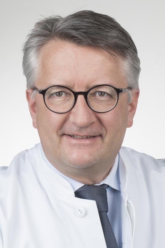 Prof. Dr. Peter Kummer, Leiter des Bereichs Phoniatrie und Pädaudiologie