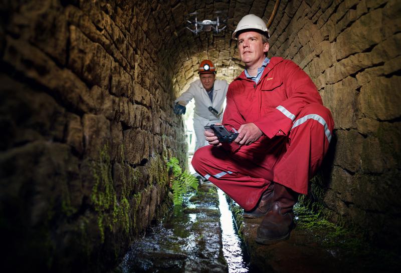 Geomonitoring mit Drohne: Um die Bergbaufolgen langfristig zu überwachen, kombiniert Prof. Dr. Tobias Rudolph verschiedenste moderne Methoden.