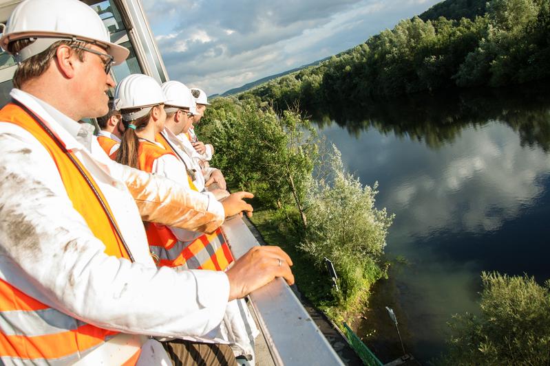 Besonderer Blick auf das Wassermanagement: Prof. Dr Christian Melchers (ganz li.) erforscht die so genannten Ewigkeitsaufgaben und den Anstieg des Grubenwassers.