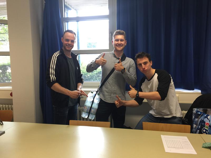 Studenten Alexander Schulz, Maurice Dauphin und Max Litmeyer im integralen GQ2-Praktikum zur Erlangung des DGQ-Scheins 