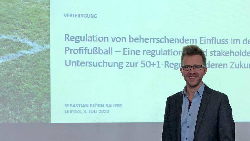 Dr. Sebastian Björn Bauers unmittelbar nach der Verteidigung seiner Doktorarbeit in Leipzig