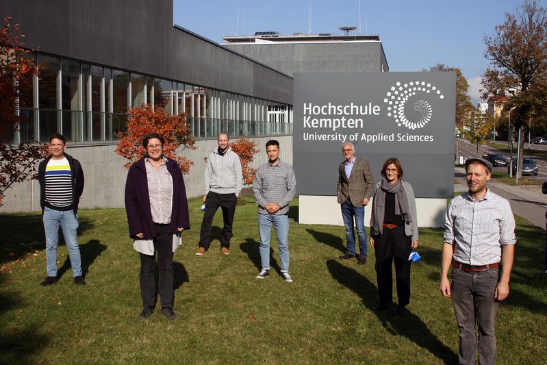 Kick-off-Treffen an der Hochschule Kempten (v.li.): Prof. Dr. Michael Klafft (Jade Hs), Alice Düwel (HS Kempten), Micha Jung (HS Kempten), Dustin Schneider (Jade HS), Prof. Dr. Patricia Pfeil (HS Kempten) und Prof. Dr. Peter Nick (HS Kempten).