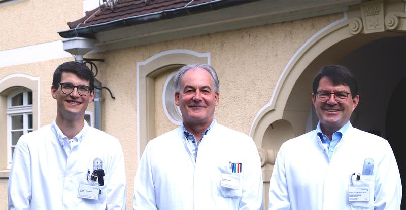 v.l.n.r.: Dr. med. Fabian Westhauser, Dr. Jörg Fellenberg und Prof. Dr. med. Burkhard Lehner