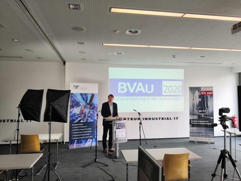 Tagungsleiter Prof. Dr. Volker Lohweg, Institutsleiter am inIT, begrüßte virtuell die Teilnehmer des 7. Jahreskolloquiums BVAu 2020.