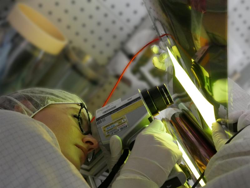Inspection of flexible OLED processed with roll-to-roll technology at Fraunhofer FEP´s facilities