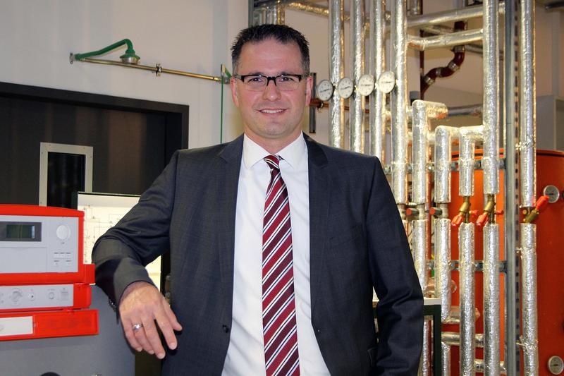 Als neuer Professor im Gelsenkirchener Fachbereich „Maschinenbau, Gebäude- und Umwelttechnik“ der Westfälischen Hochschule hat Stefan Plura das hochschuleigene Heizungslabor übernommen.