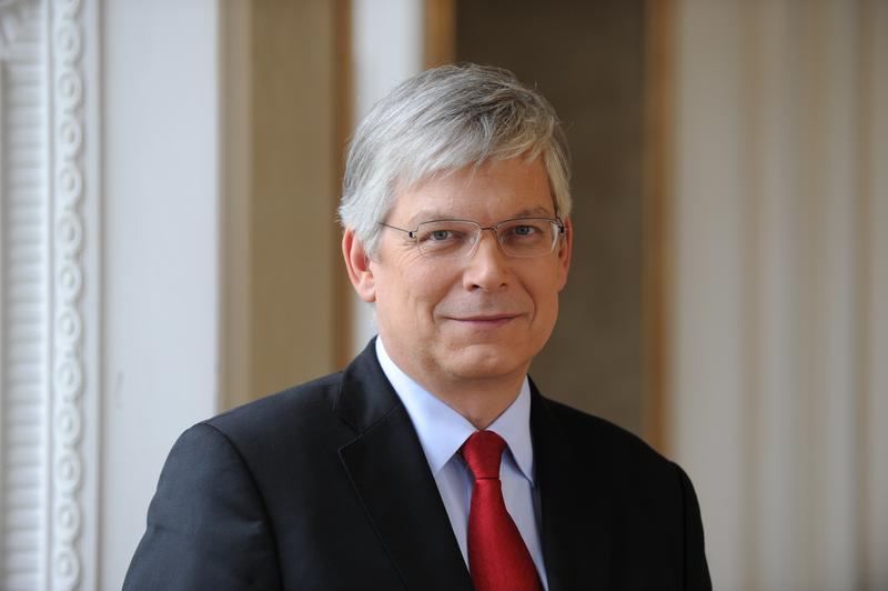Der Rektor der Universität Hohenheim, Prof. Dr. Stephan Dabbert, ist im Jahr 2020 einer der sechs besten Hochschulmanager Deutschlands – zum zweiten Mal in Folge.
