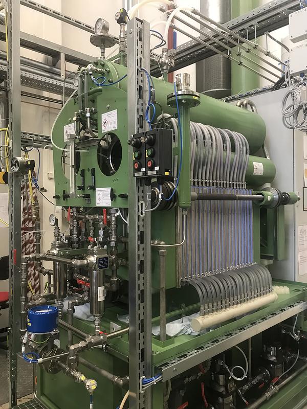 Industrial alkaline atmospheric test electrolyser at Fraunhofer IFAM Dresden