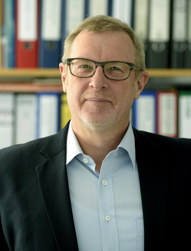 Prof. Dr. Rainer Fink, Lehrstuhl für Physikalische Chemie II der FAU.