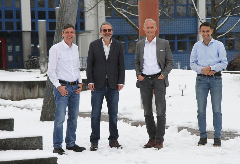 Freuen sich über die erfolgreiche Verlängerung: (v.l.n.r.) Prof. Dr. Sven Krumke, Dekan des Fachbereichs Mathematik der TU Kaiserslautern, Co-Sprecher Prof. Dr. Wolfram Decker, Sprecher Prof. Dr. Gunter Malle und Geschäftsführer Dr. Michael Kunte.